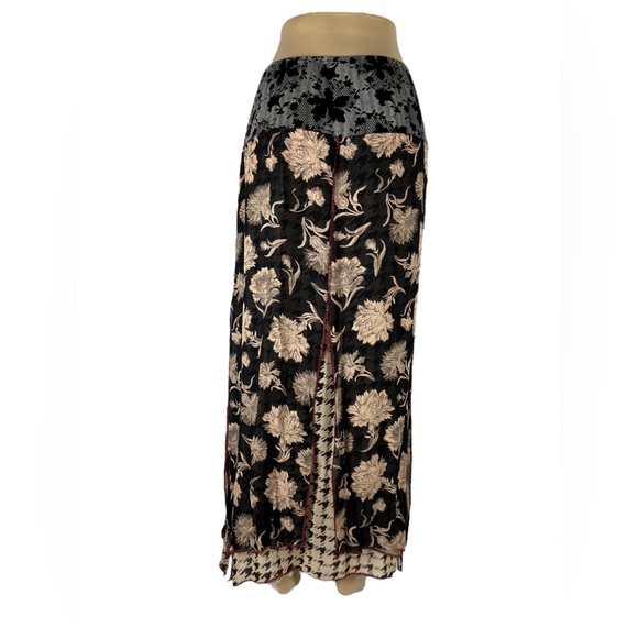 Tan and Black Floral Suit Jacket with V-Neckline - Picture 9 of 16